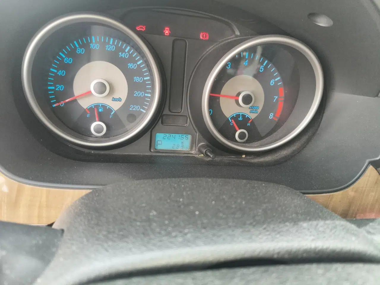 Buick Excelle 2015 1.5L Automatic Classic Model — миниатюра 13