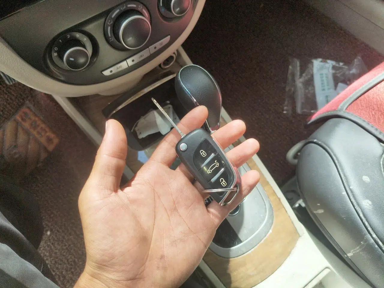 Buick Excelle 2015 1.5L Automatic Classic Model — миниатюра 9