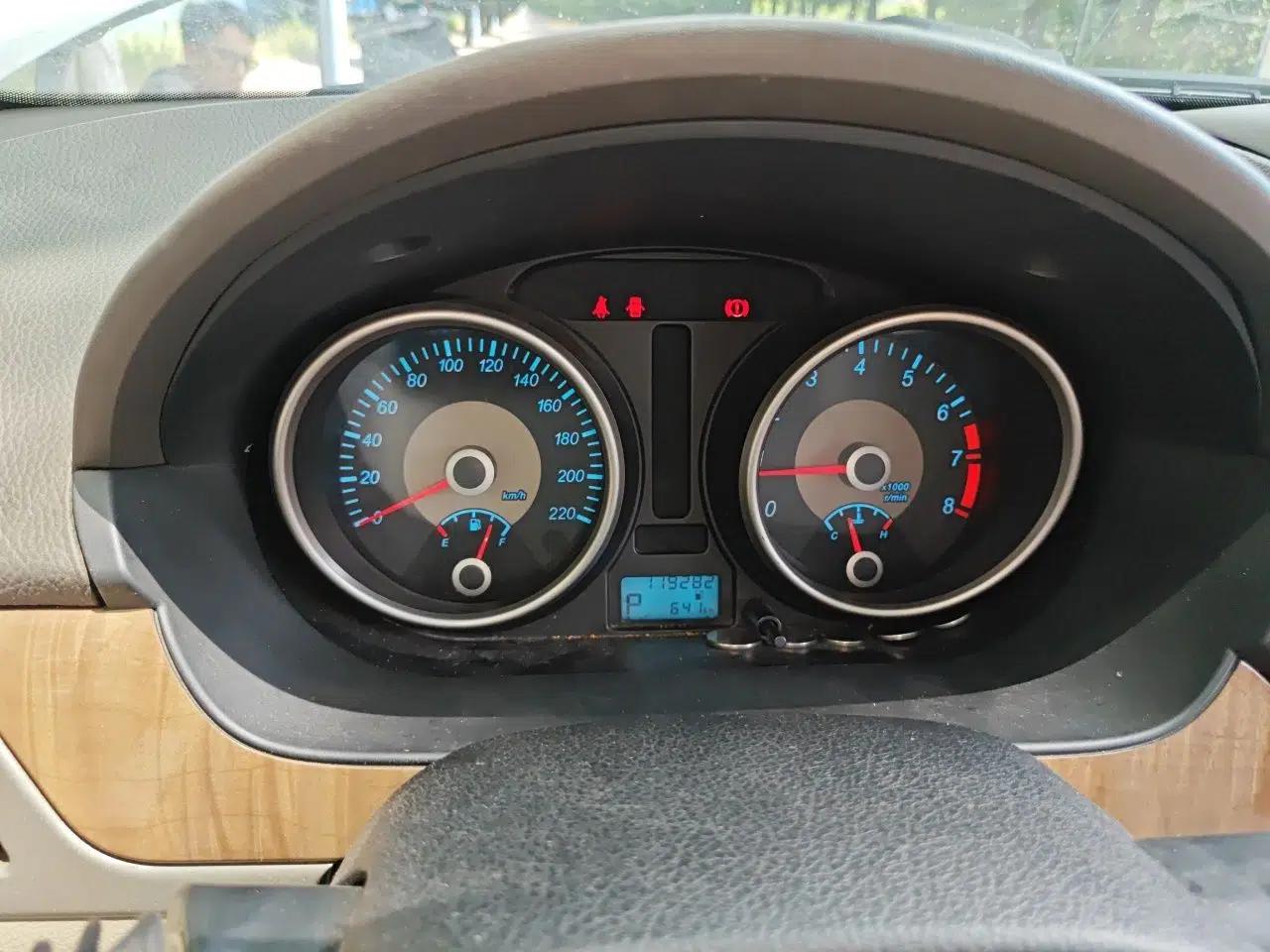 Buick Excelle 2015 1.5L Automatic Luxury Edition — миниатюра 12