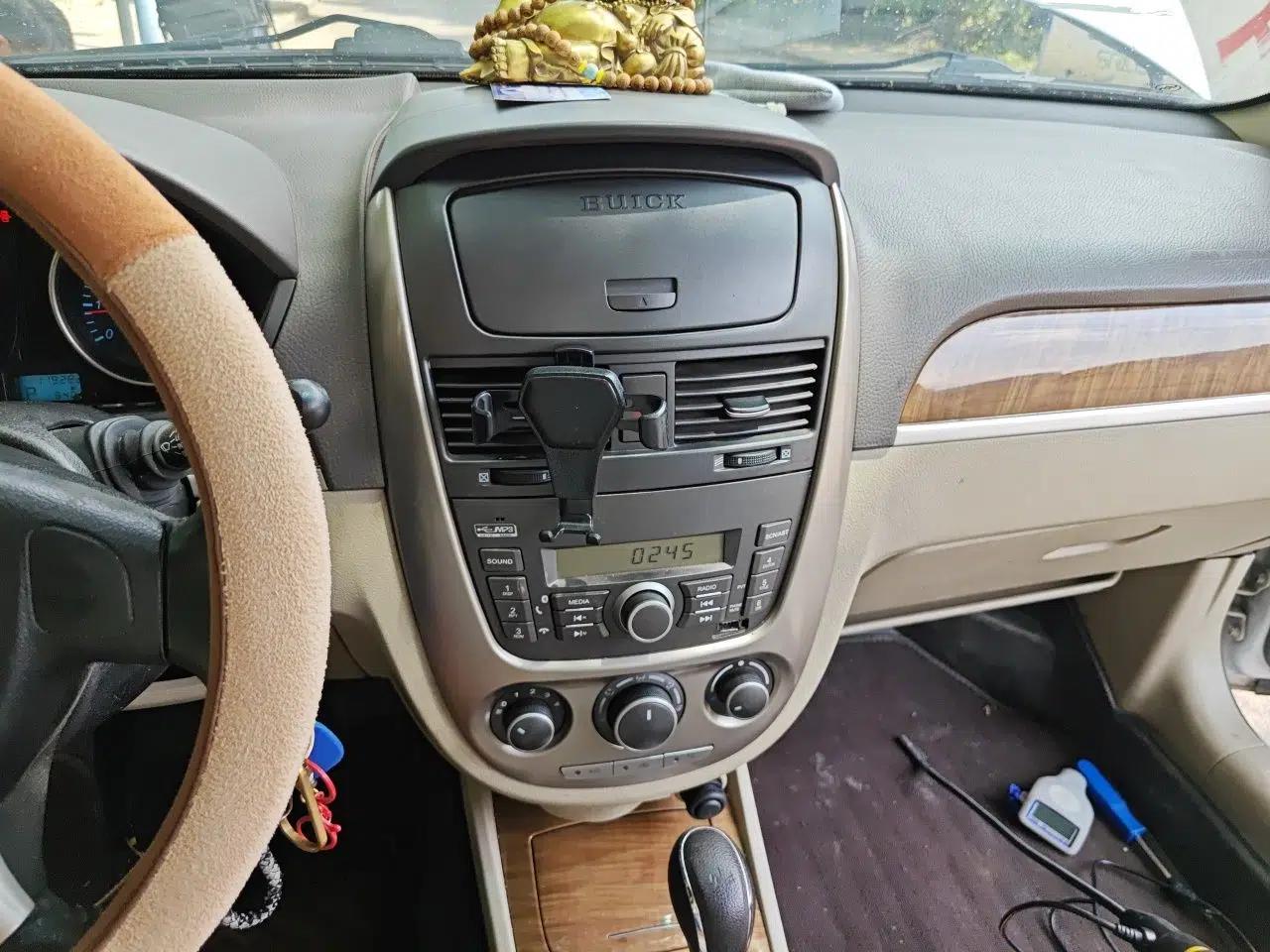 Buick Excelle 2015 1.5L Automatic Luxury Edition — миниатюра 14