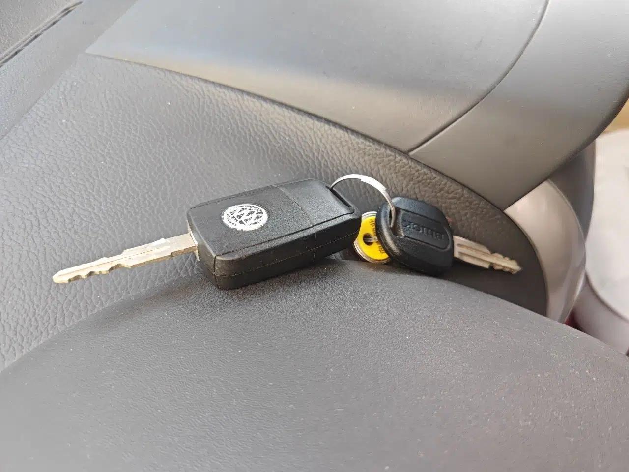 Buick Excelle 2013 1.5L Automatic Classic Model — миниатюра 9