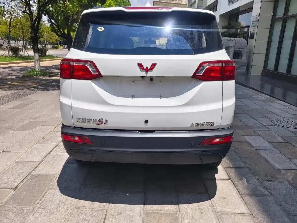 Wuling Hongguang S3 2018 1.5L Manual Comfort Model (National V Emission Standard) — миниатюра 8