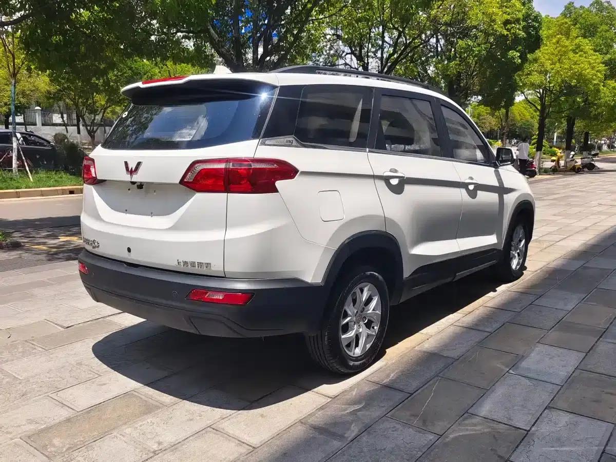 Wuling Hongguang S3 2018 1.5L Manual Comfort Model (National V Emission Standard) — миниатюра 9