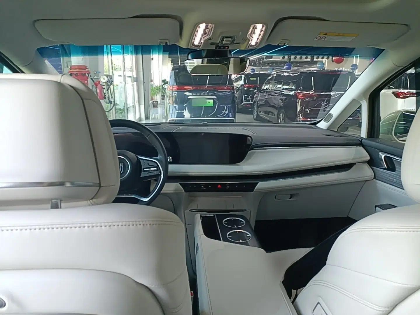 Buick GL8 New Energy 2024 Lu Zun Deluxe Edition 7-Seater — миниатюра 13