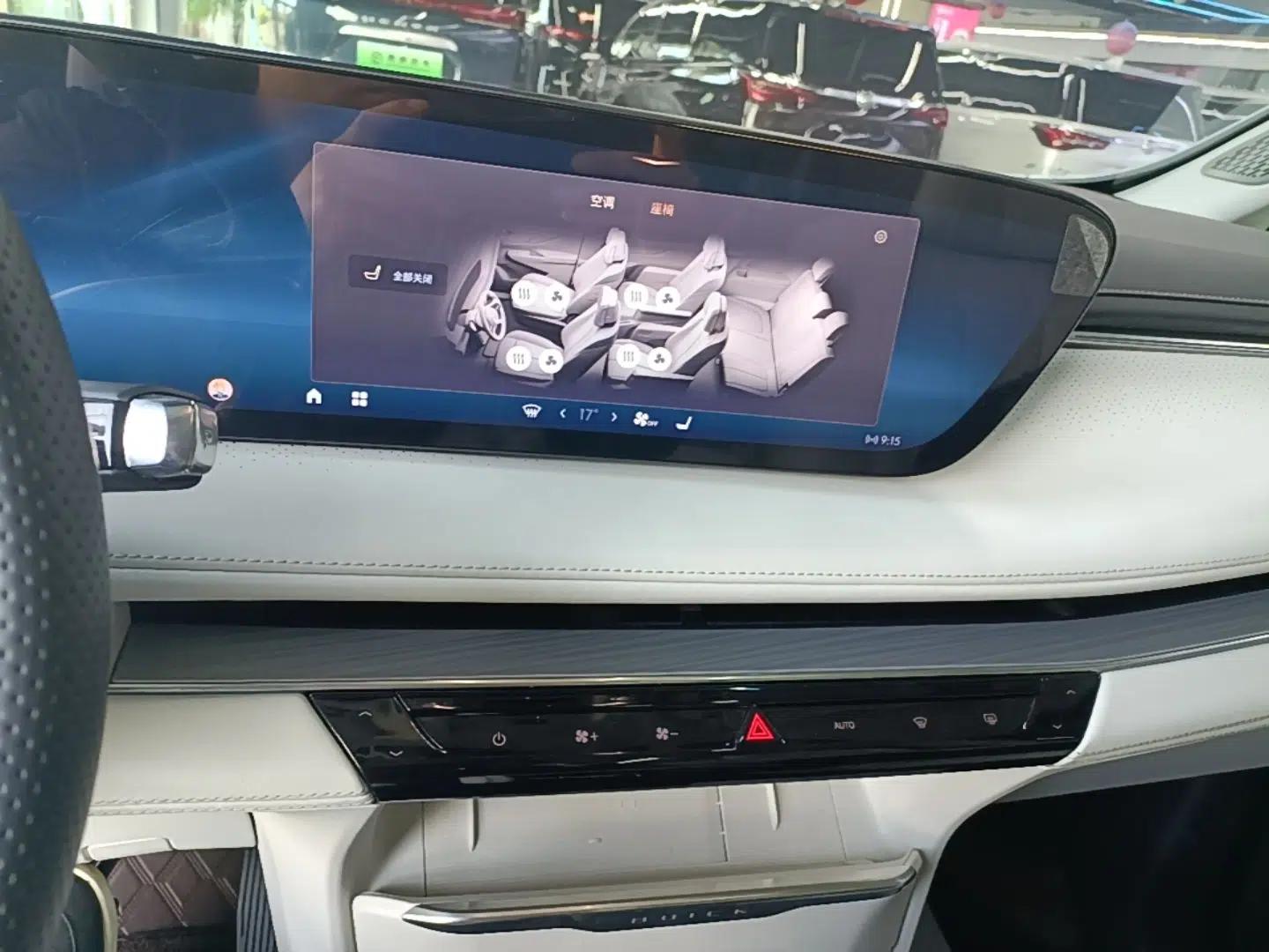 Buick GL8 New Energy 2024 Lu Zun Deluxe Edition 7-Seater — миниатюра 16