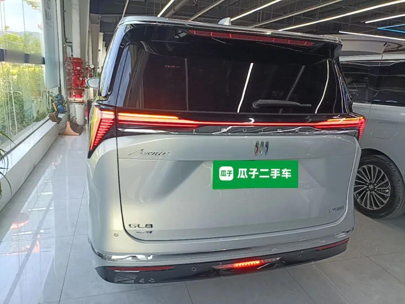 Buick GL8 New Energy 2024 Lu Zun Deluxe Edition 7-Seater — миниатюра 5