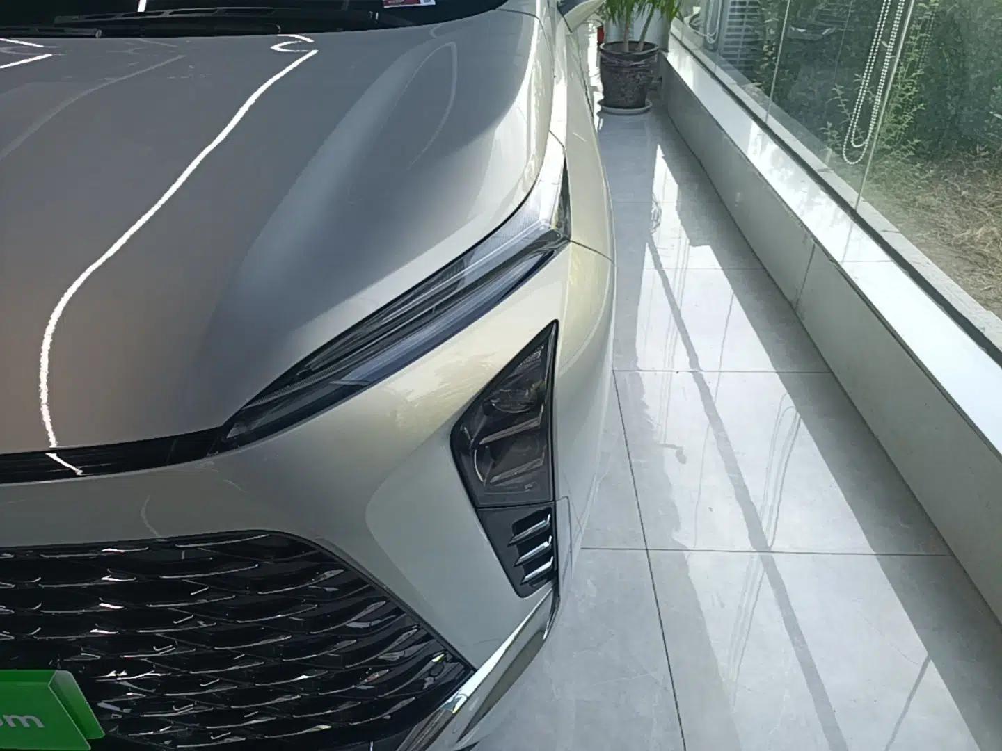Buick GL8 New Energy 2024 Lu Zun Deluxe Edition 7-Seater — миниатюра 9