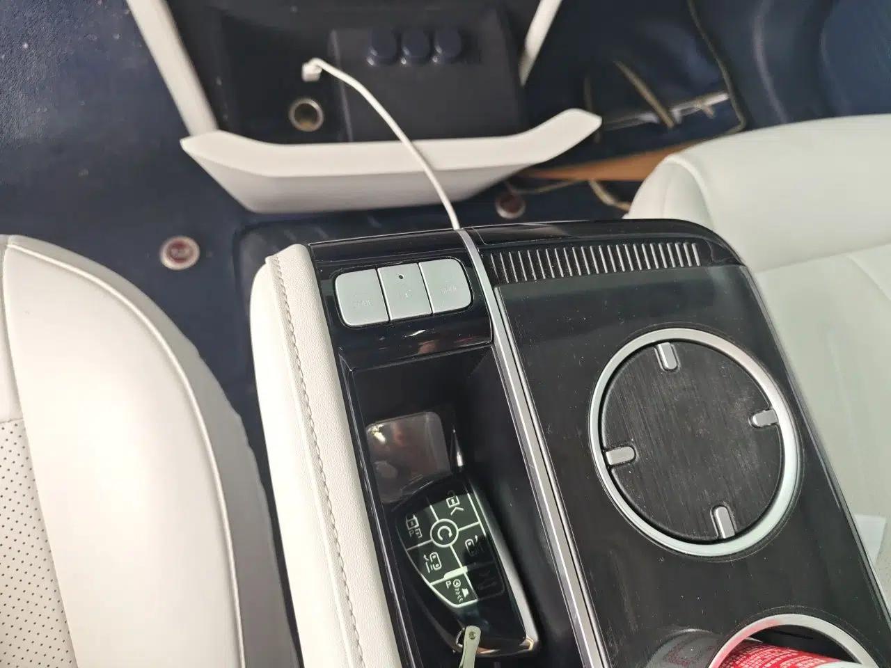 Buick GL8 New Energy 2024 Lu Zun Luxury Edition 7-Seater — миниатюра 15