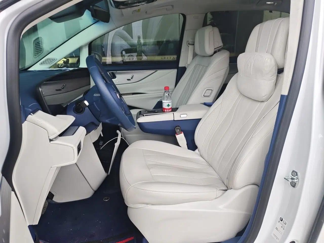 Buick GL8 New Energy 2024 Lu Zun Luxury Edition 7-Seater — миниатюра 16