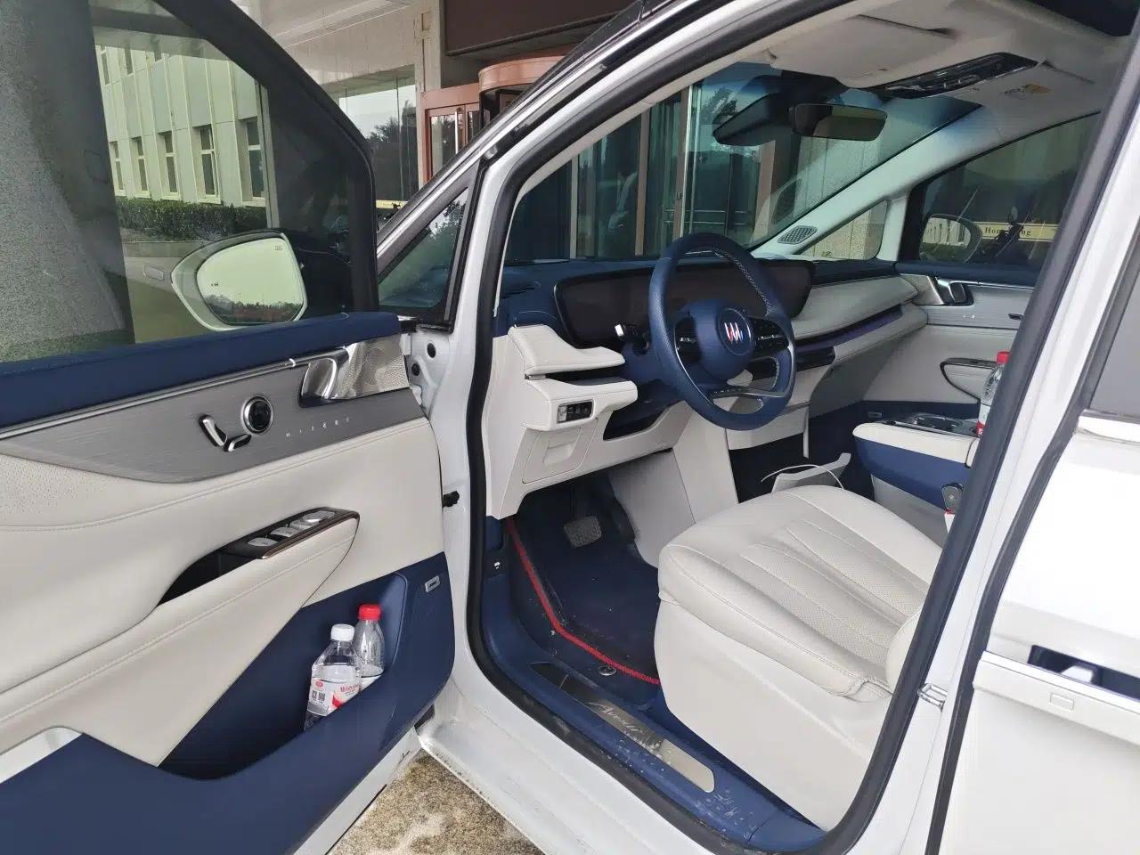 Buick GL8 New Energy 2024 Lu Zun Luxury Edition 7-Seater — миниатюра 17