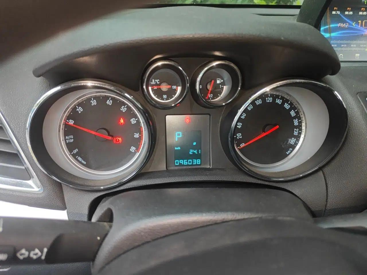 Buick Encore 2015 1.4T Automatic Two-Wheel Drive Urban Elite Version — миниатюра 12