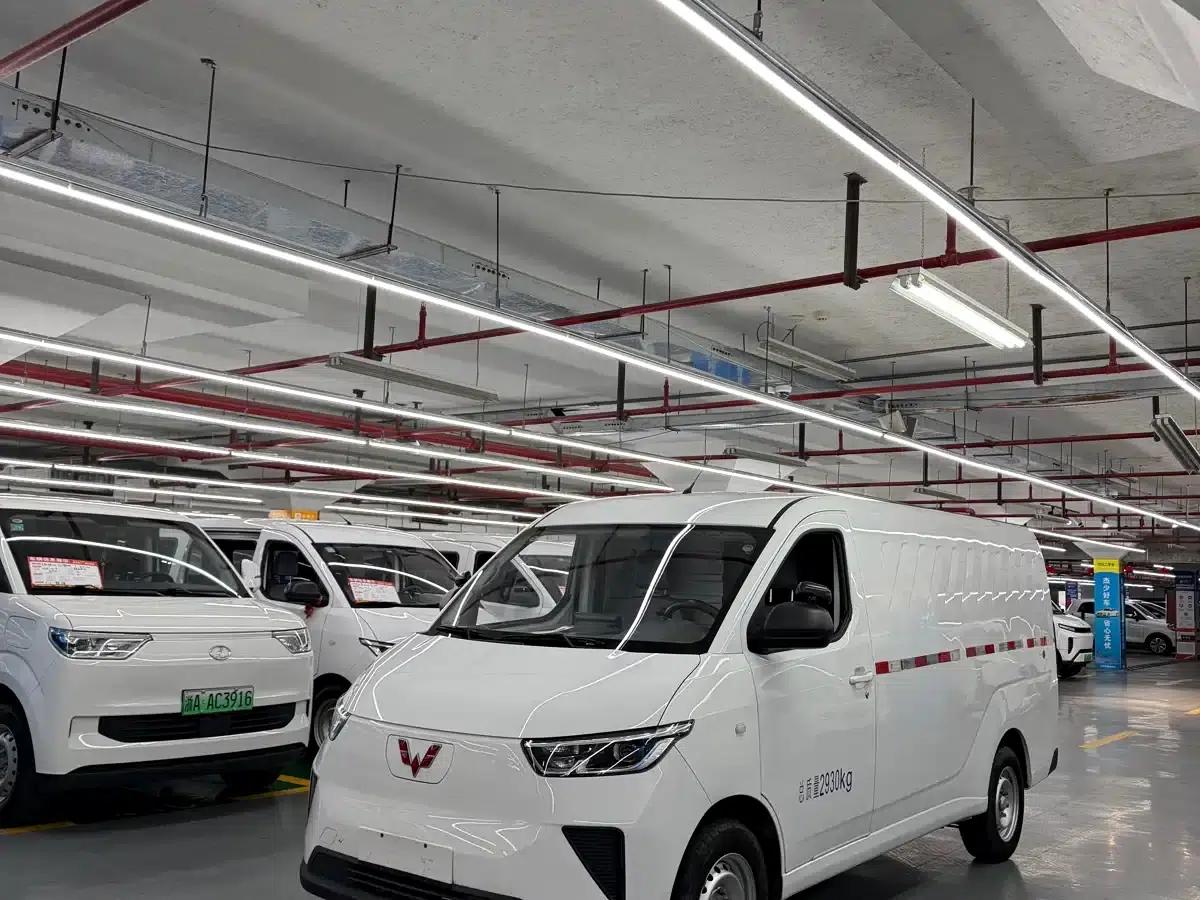 Wuling Yangguang 2024 Model 300km Comfort Edition with Closed Windows 60kW — миниатюра 1