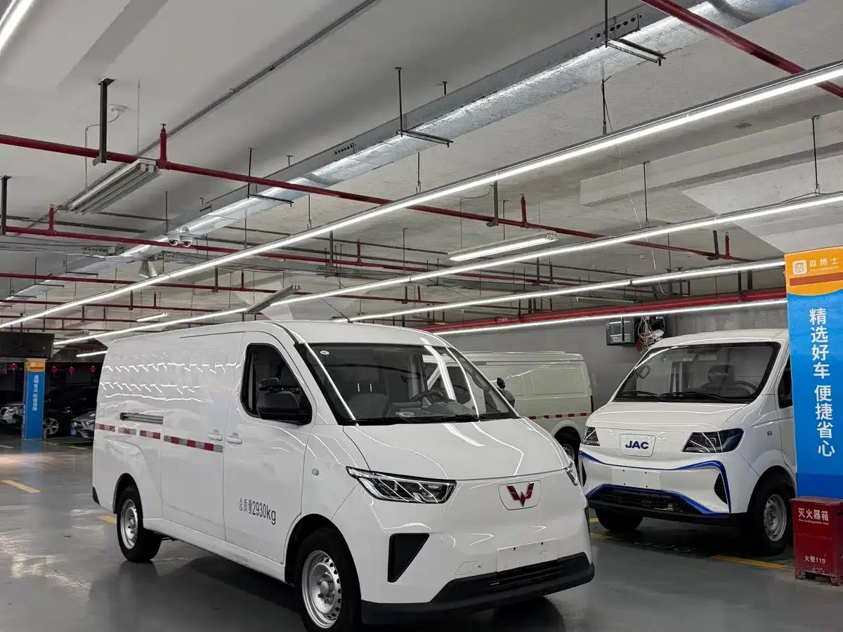 Wuling Yangguang 2024 Model 300km Comfort Edition with Closed Windows 60kW — миниатюра 3