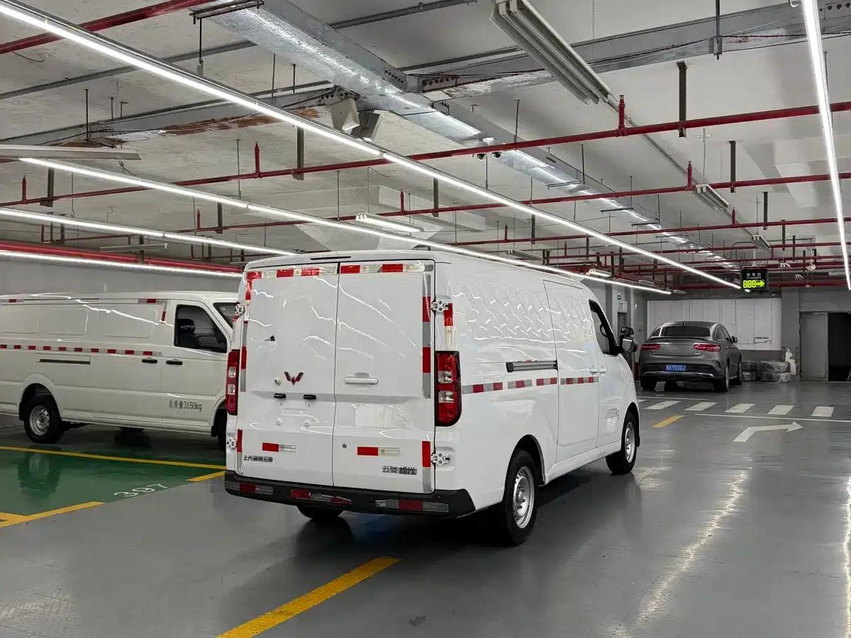 Wuling Yangguang 2024 Model 300km Comfort Edition with Closed Windows 60kW — миниатюра 6