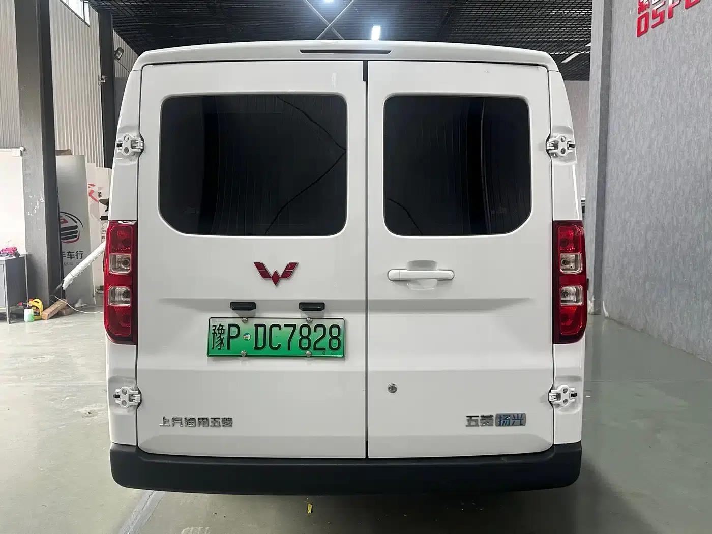 Wuling Yangguang 2024 Model 300km Comfort Bus Version 75kW — миниатюра 6