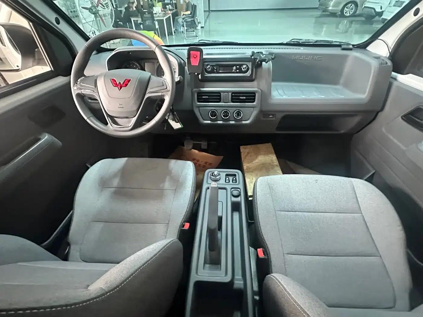 Wuling Yangguang 2024 Model 300km Comfort Bus Version 75kW — миниатюра 10