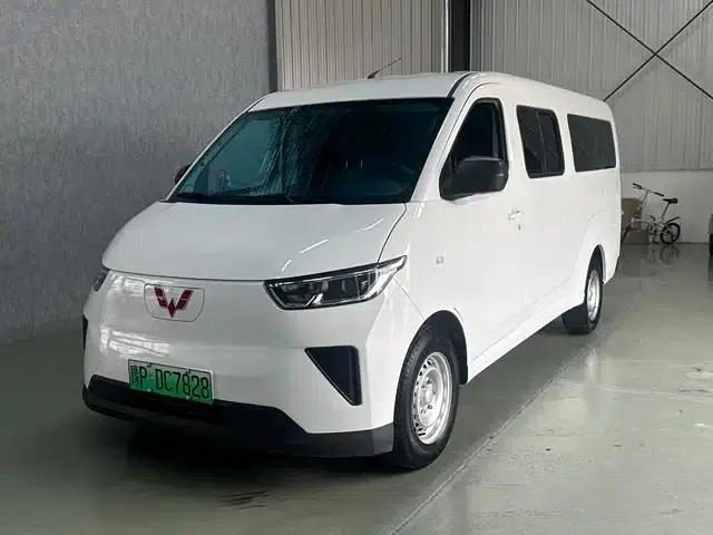 Wuling Yangguang 2024 Model 300km Comfort Bus Version 75kW