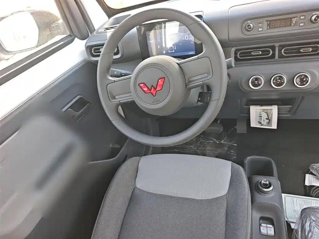 Wuling Sunshine New Energy 2025 Model 305km/h Progressive Edition — миниатюра 11