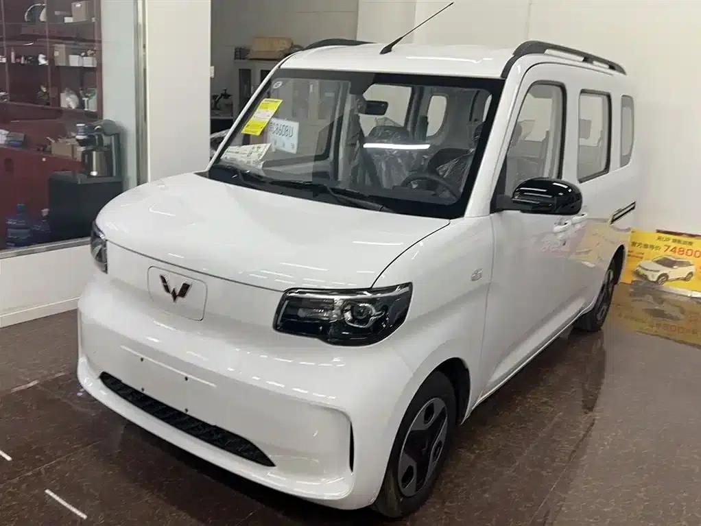 Wuling Sunshine New Energy 2025 Model 305km/h Progressive Edition — миниатюра 1