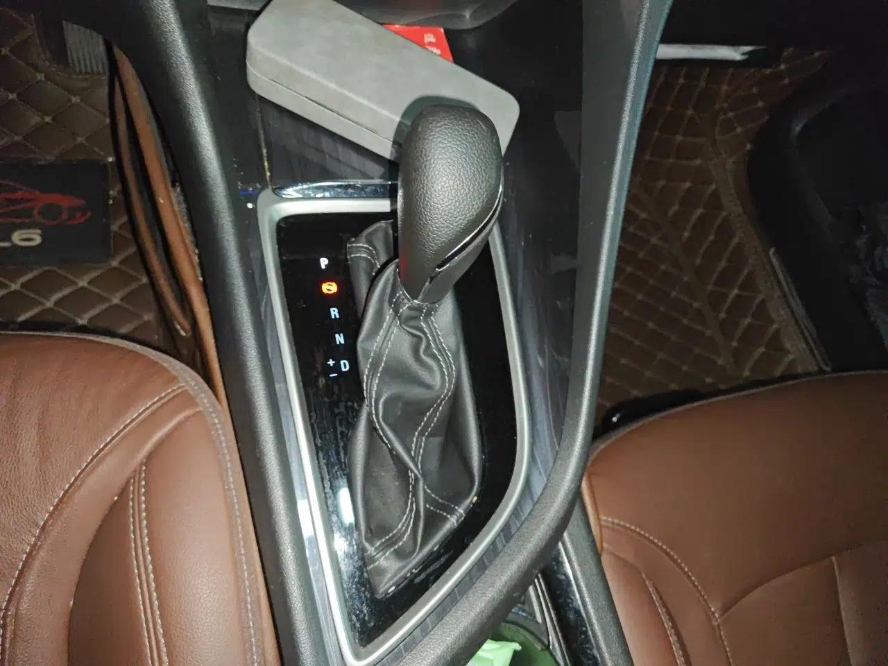 Buick GL6 2018 18T 6-Seater Prestige Model — миниатюра 15