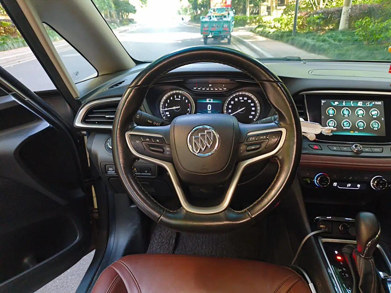 Buick GL6 2018 18T 6-Seater Prestige Model — миниатюра 11