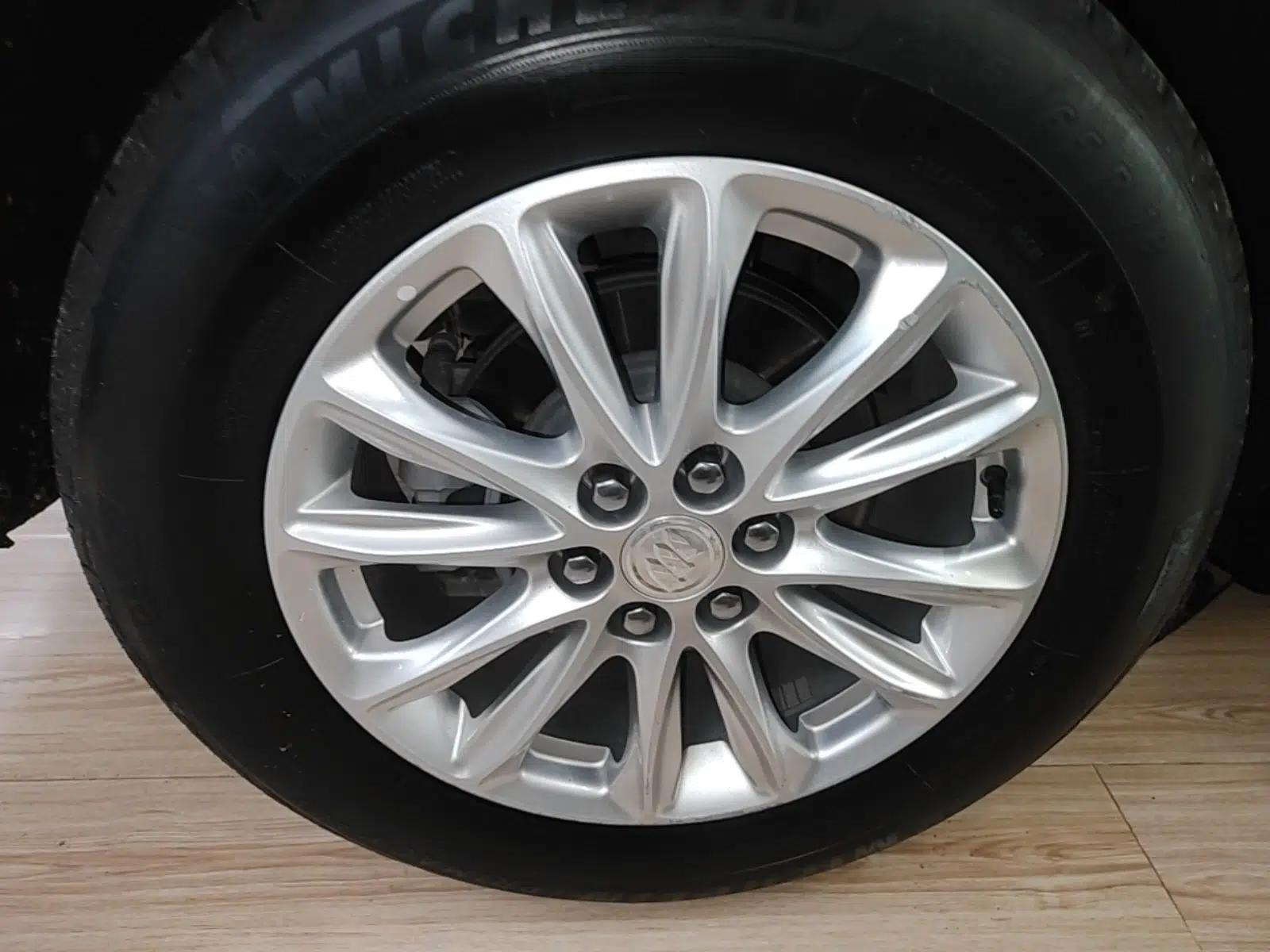 Buick Enclave 2020 28T Two-Wheel Drive Luxury Version — миниатюра 4