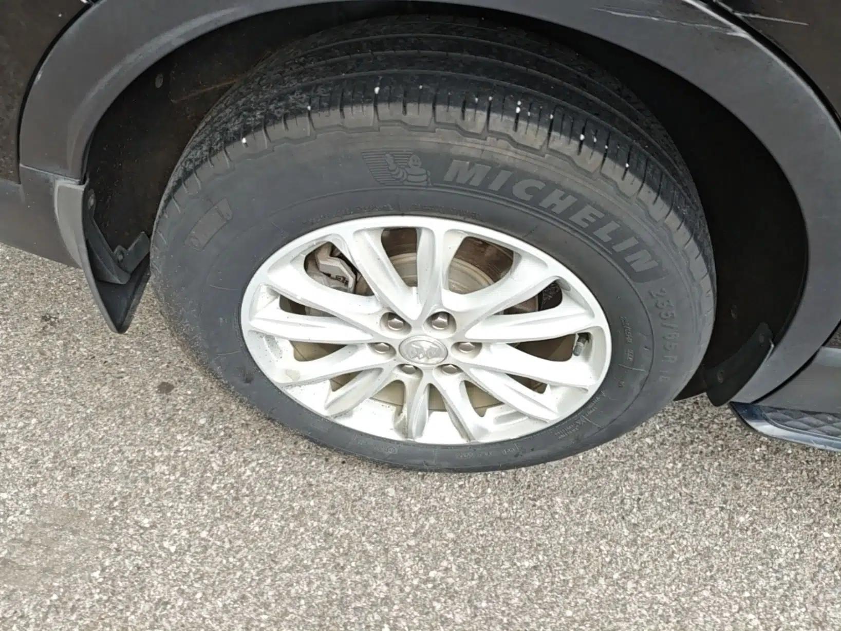 Buick Enclave 2020 28T Two-Wheel Drive Luxury Version — миниатюра 10