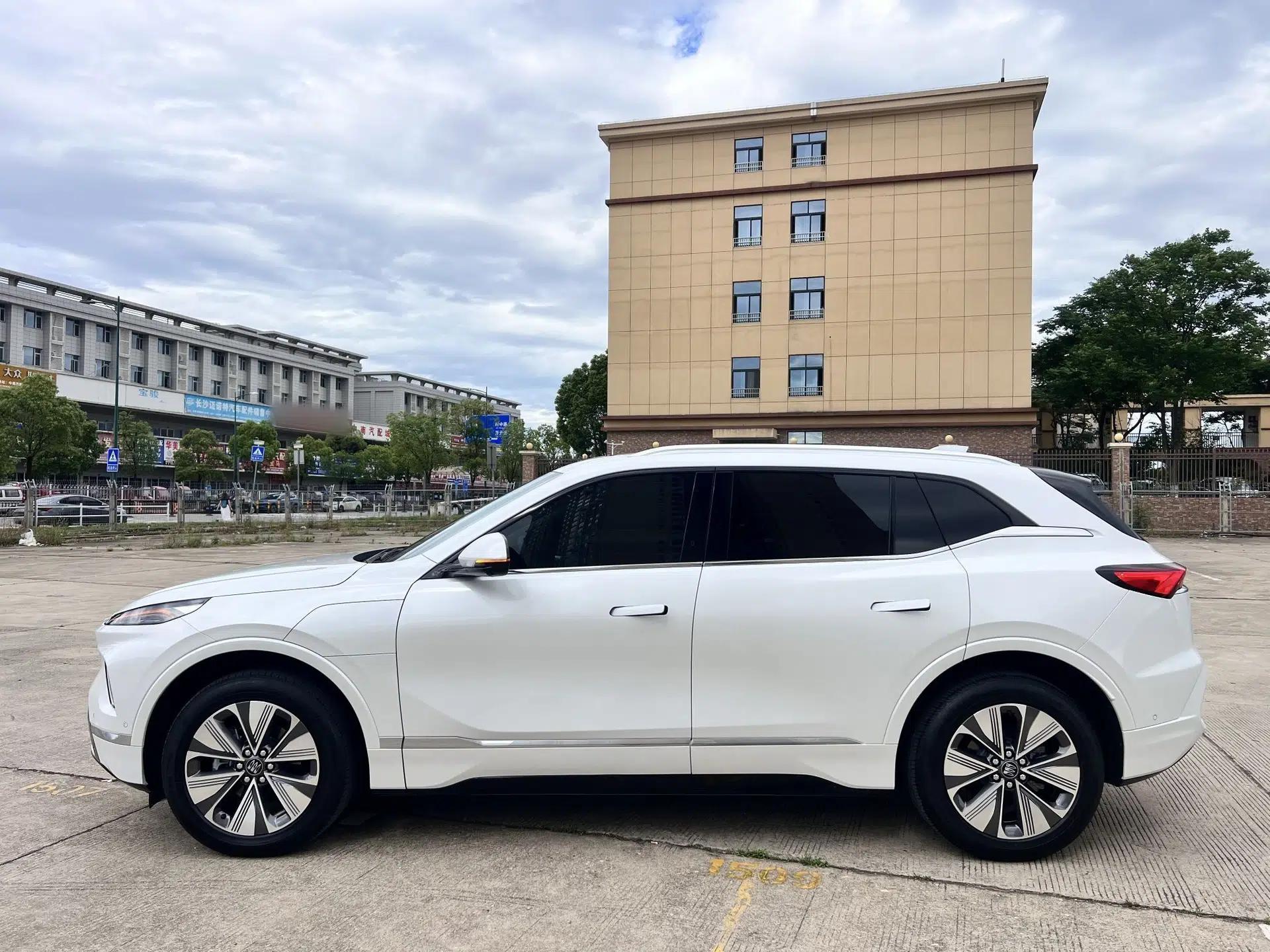 Buick E5 2025 Model 620KM Prestige Edition — миниатюра 6