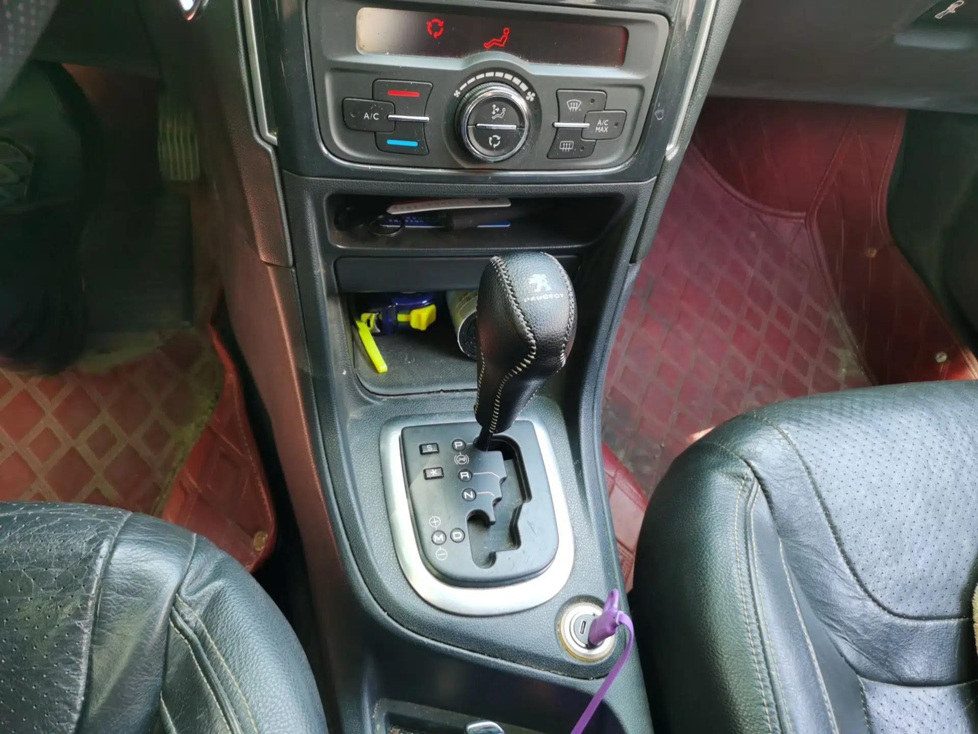 Peugeot 308 2012 2.0L Automatic Luxury Version — миниатюра 15