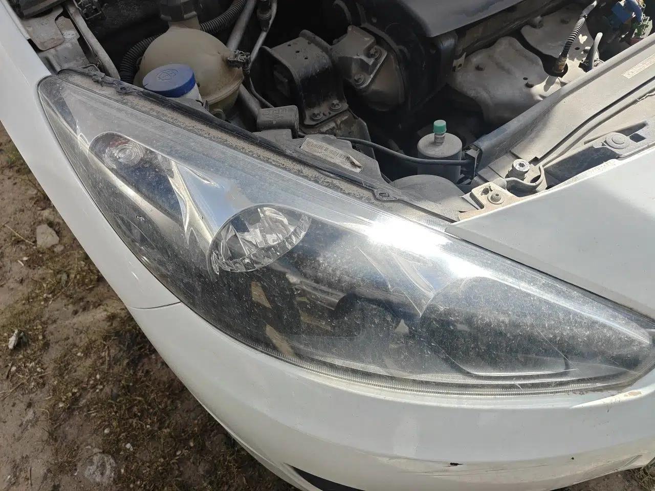 Peugeot 308 2013 1.6L Automatic YouShang Model — миниатюра 7
