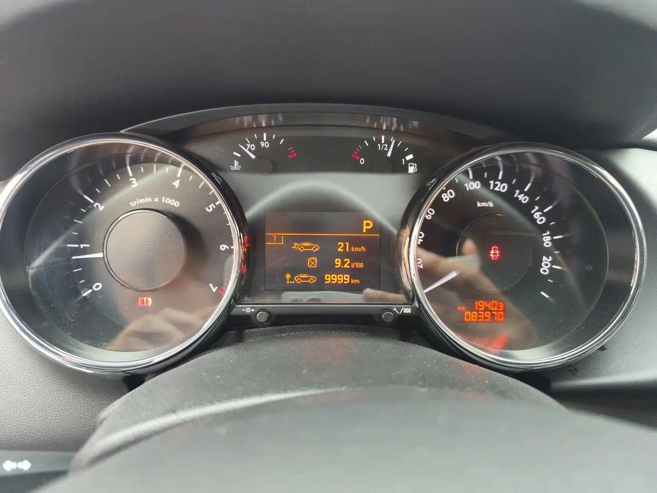 Peugeot 3008 2016 1.6THP Automatic Classic Edition — миниатюра 12