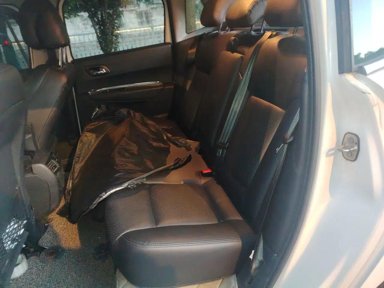 Peugeot 3008 2015 2.0L Automatic Classic Edition — миниатюра 18