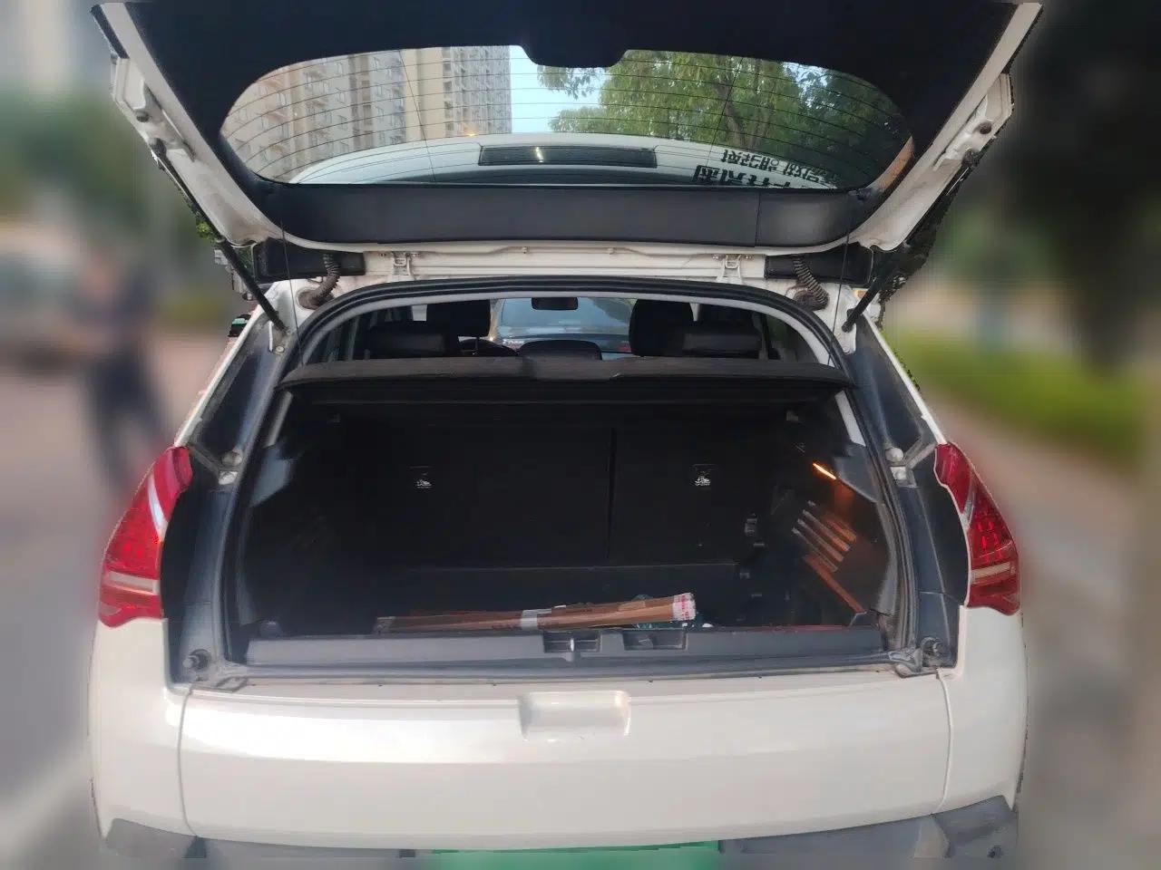 Peugeot 3008 2015 2.0L Automatic Classic Edition — миниатюра 20