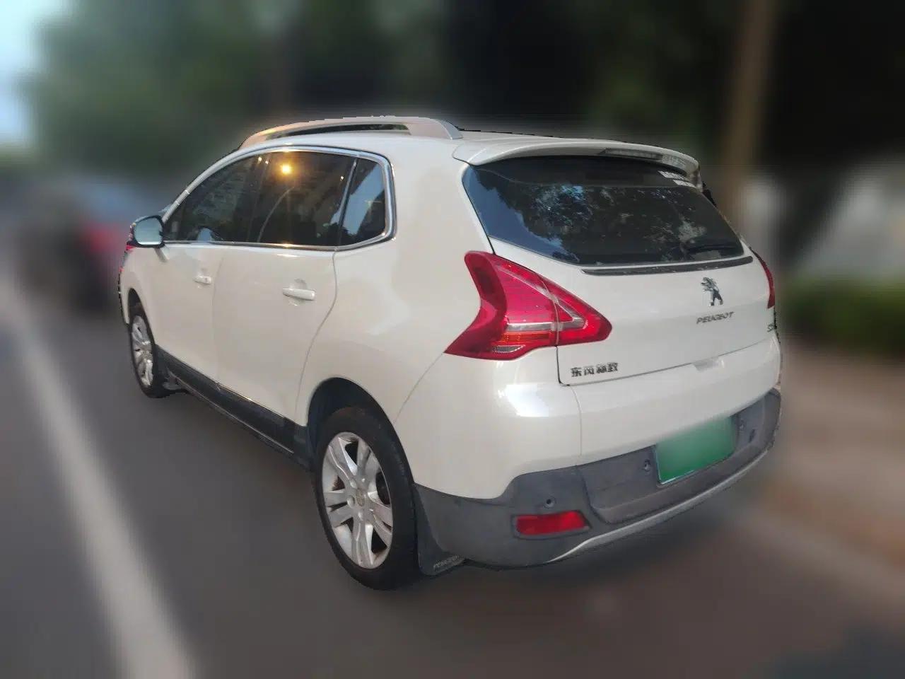 Peugeot 3008 2015 2.0L Automatic Classic Edition — миниатюра 4