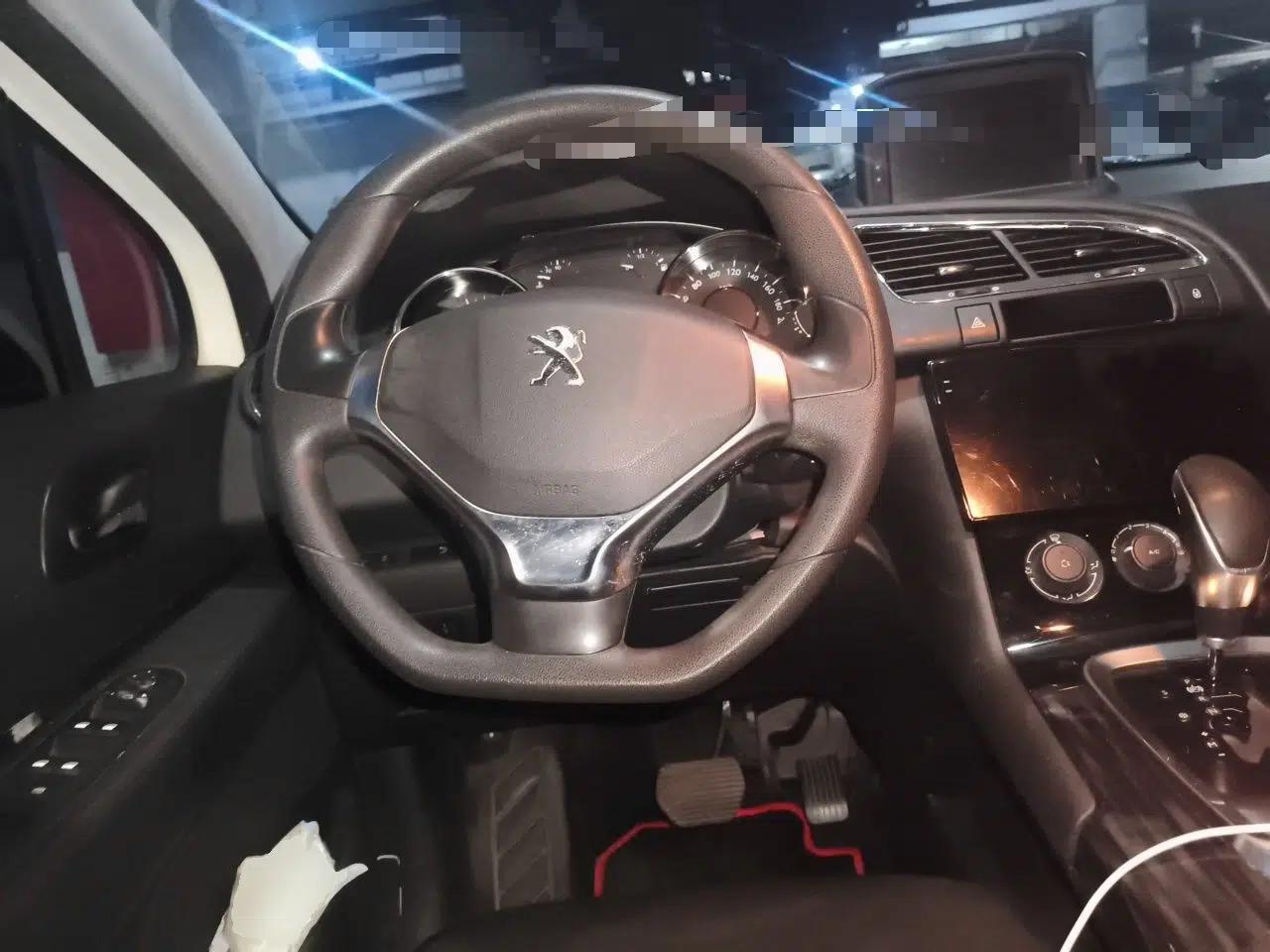 Peugeot 3008 2015 1.6THP Automatic Classic Edition — миниатюра 11