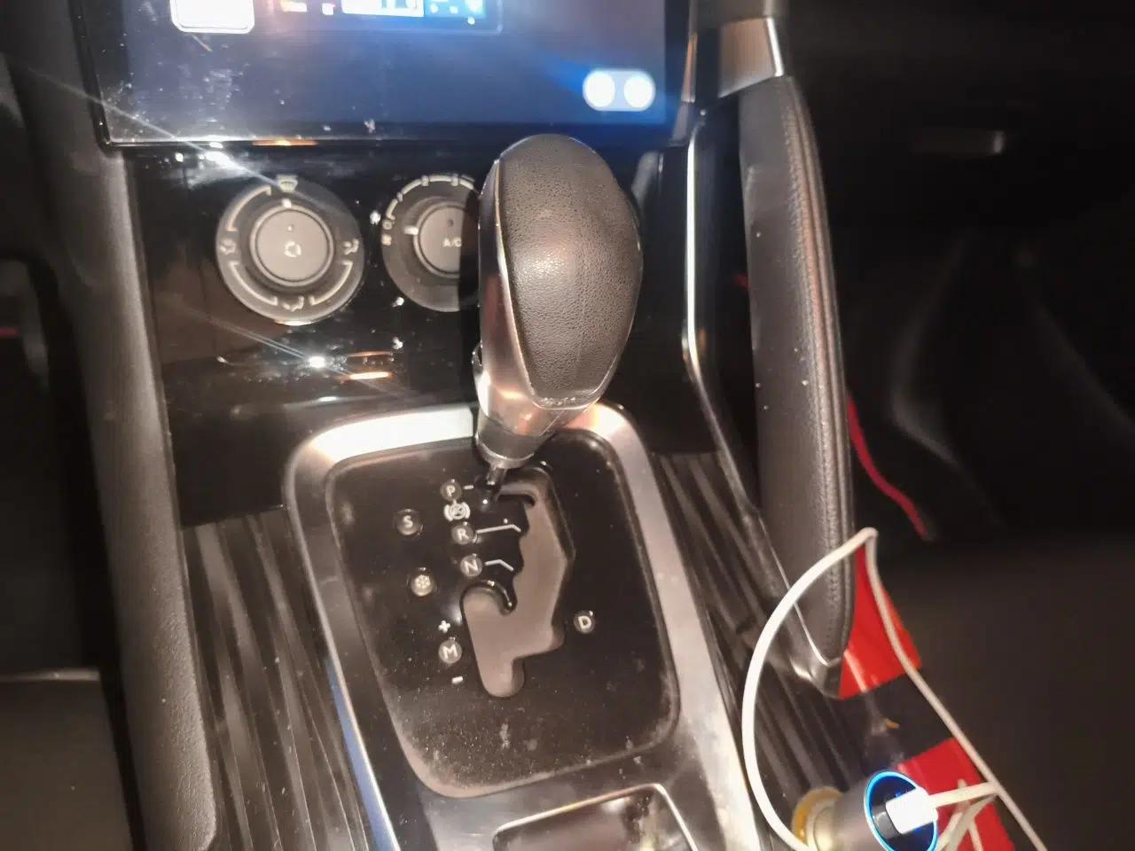 Peugeot 3008 2015 1.6THP Automatic Classic Edition — миниатюра 15