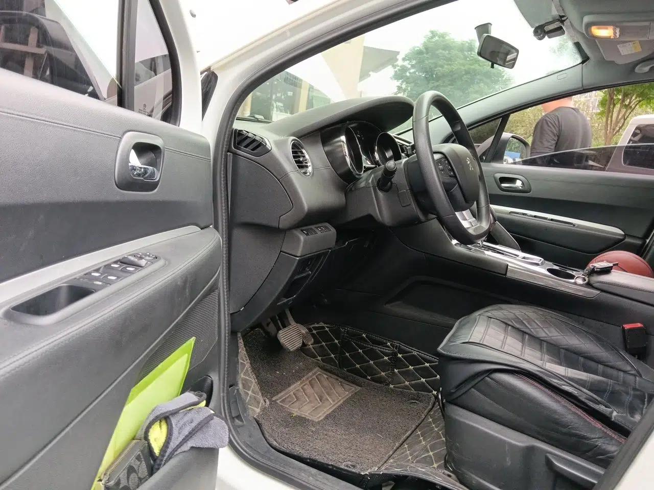 Peugeot 3008 2016 2.0L Automatic Classic Edition — миниатюра 17