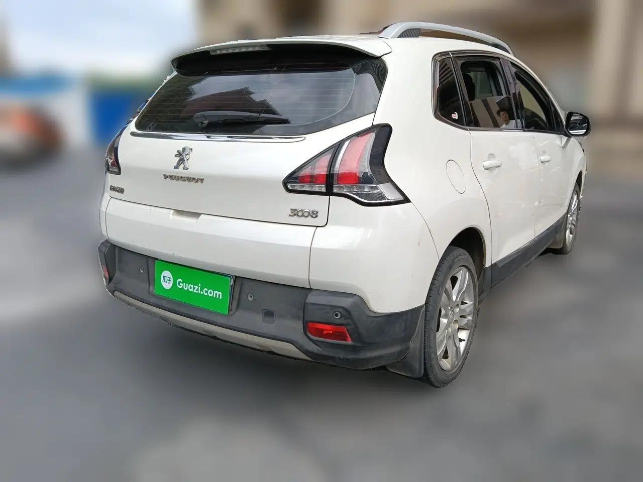 Peugeot 3008 2016 2.0L Automatic Classic Edition — миниатюра 6