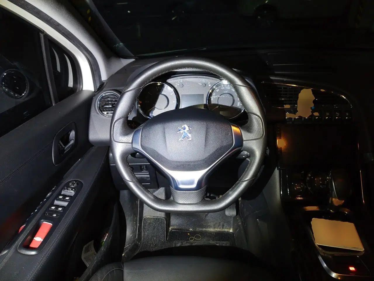 Peugeot 3008 2013 1.6THP Automatic Prestige Edition — миниатюра 11