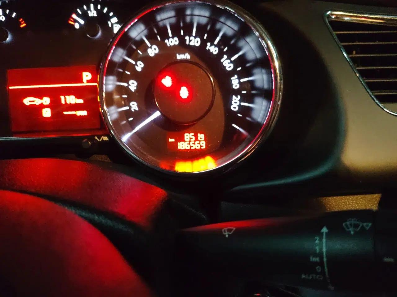 Peugeot 3008 2013 1.6THP Automatic Prestige Edition — миниатюра 13