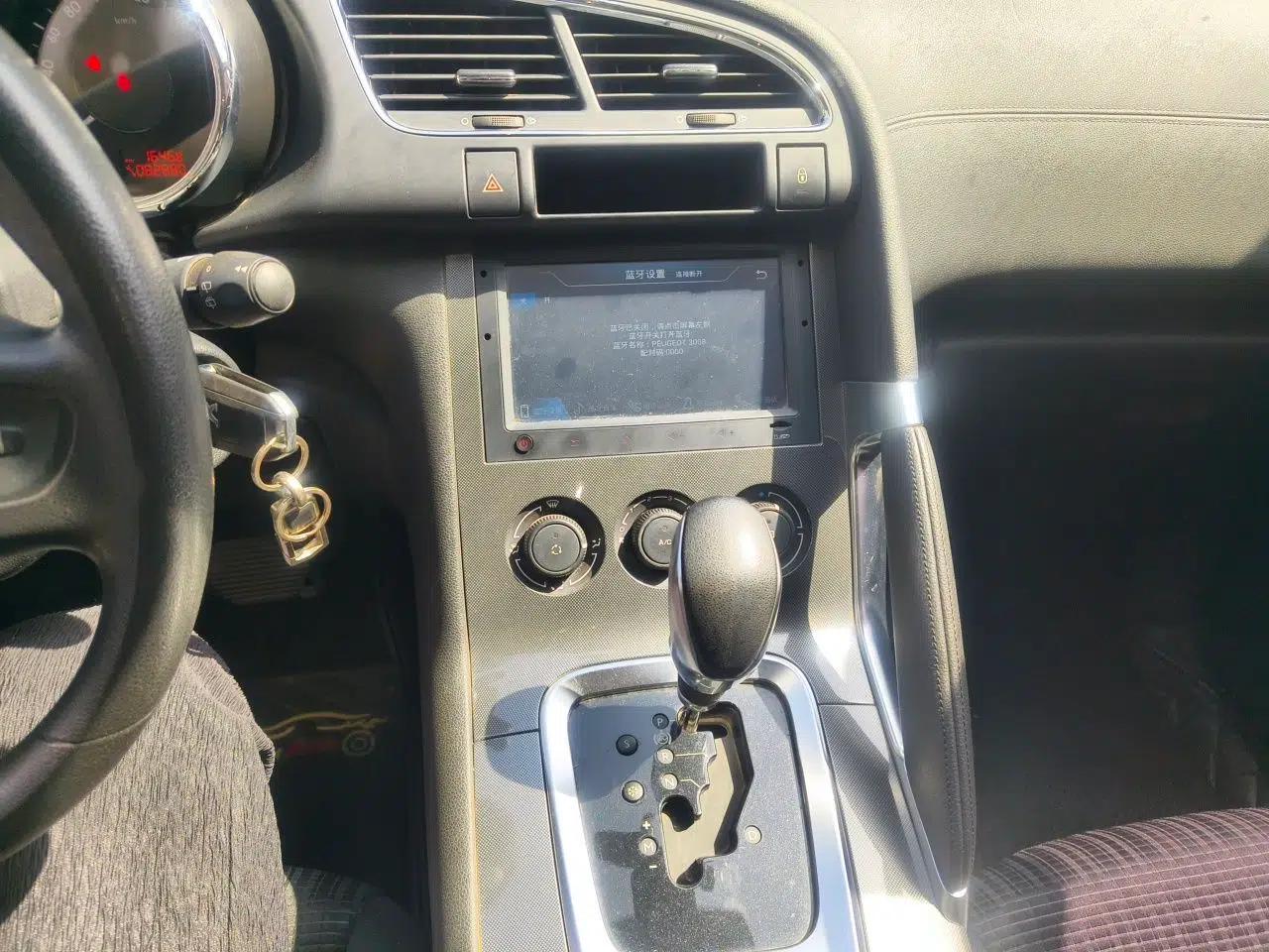 Peugeot 3008 2016 2.0L Automatic Classic Edition — миниатюра 14