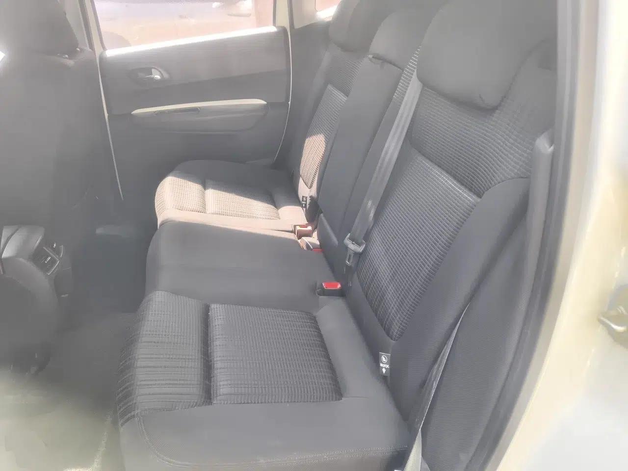 Peugeot 3008 2016 2.0L Automatic Classic Edition — миниатюра 18