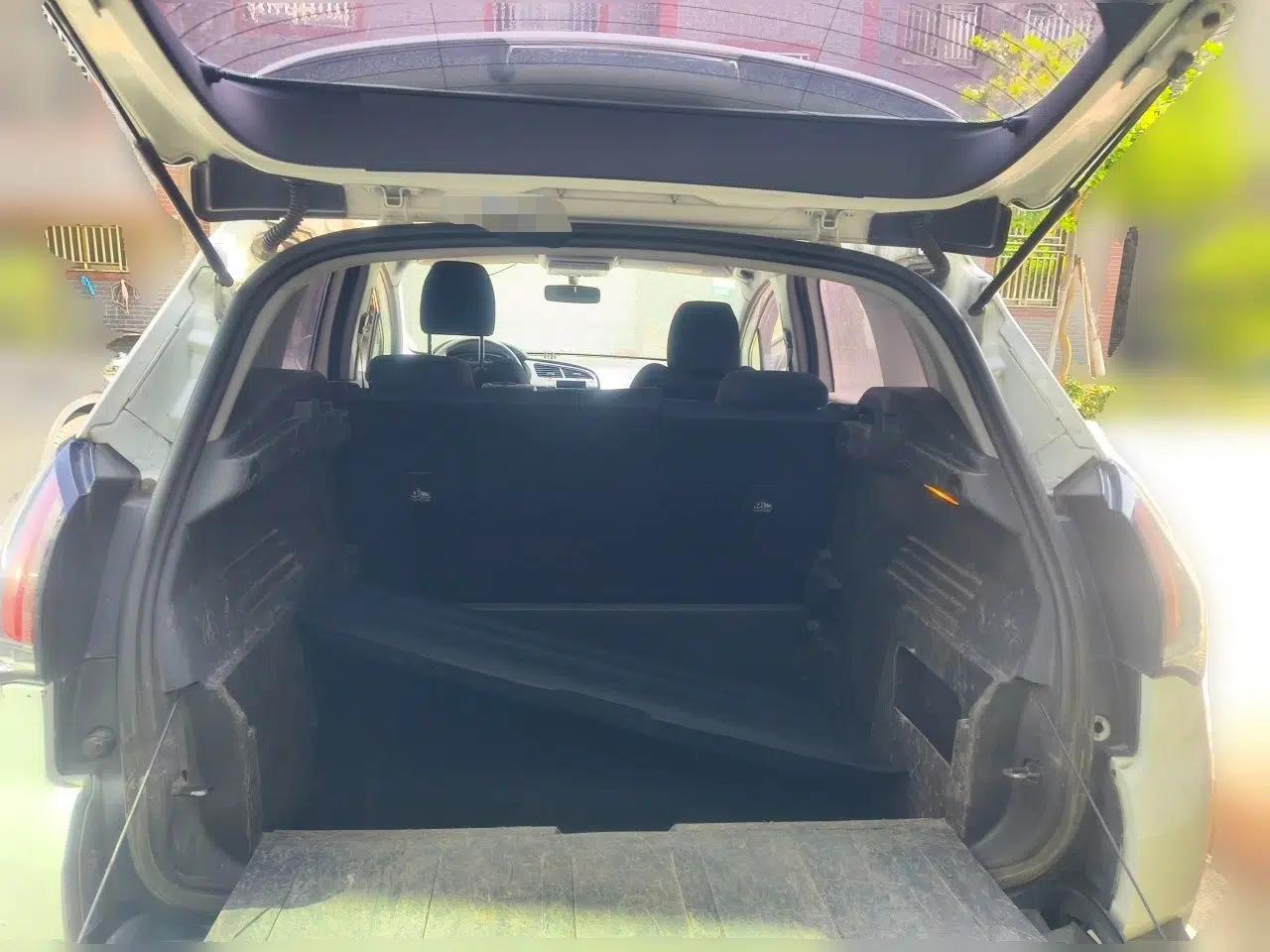 Peugeot 3008 2016 2.0L Automatic Classic Edition — миниатюра 20