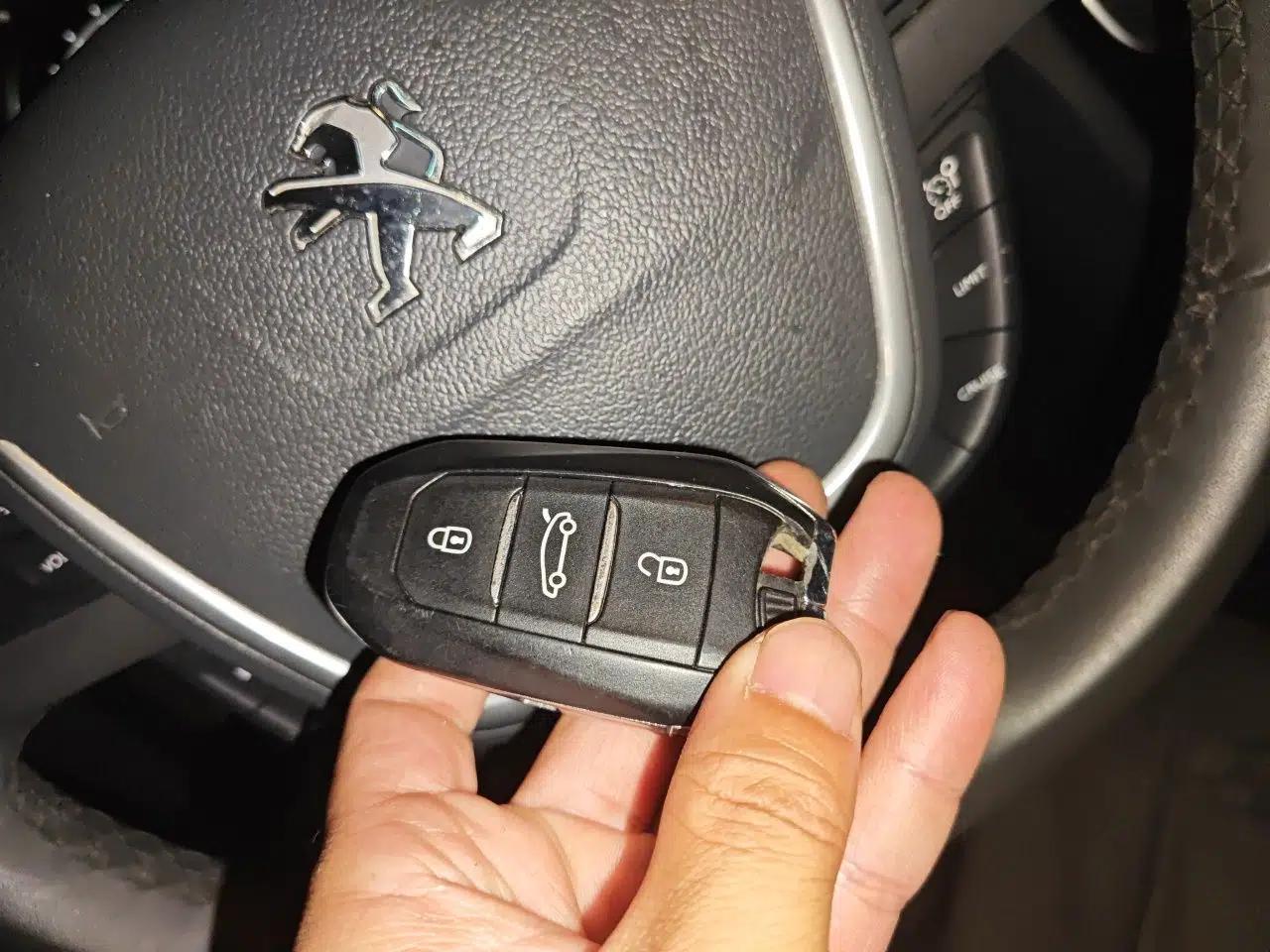 Peugeot 508 2015 1.6THP Automatic Prestige Edition — миниатюра 9
