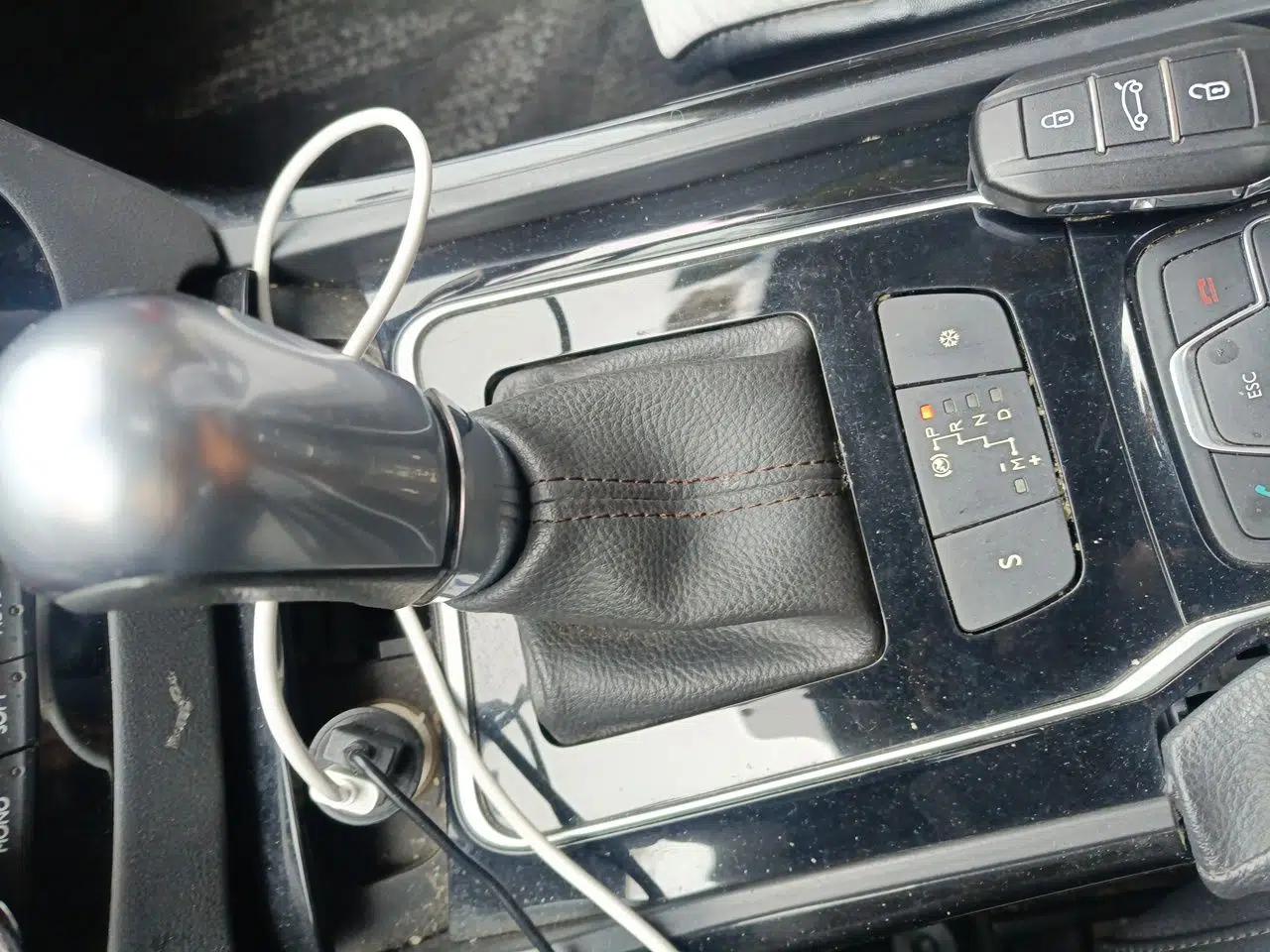 Peugeot 508 2011 2.3L Automatic Flagship Edition — миниатюра 15