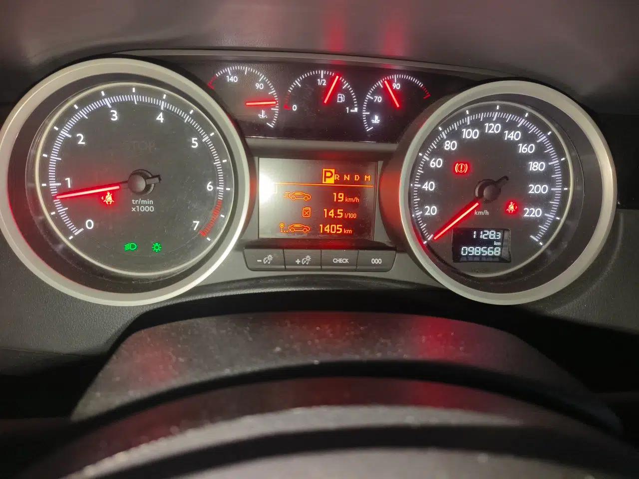 Peugeot 508 2012 2.0L Automatic Luxury Edition — миниатюра 13
