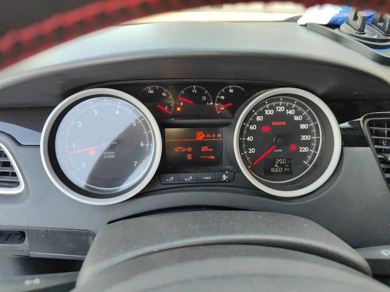 Peugeot 508 2011 2.3L Automatic Classic Edition — миниатюра 12