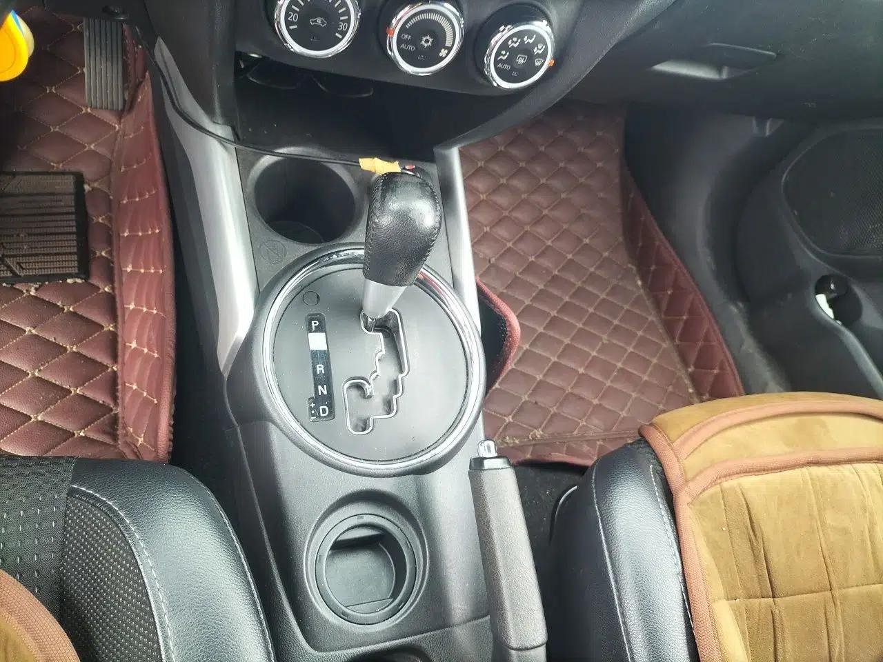 Peugeot 4008 2013 2.0L Two-Wheel Drive Entry-Level Trim — миниатюра 15
