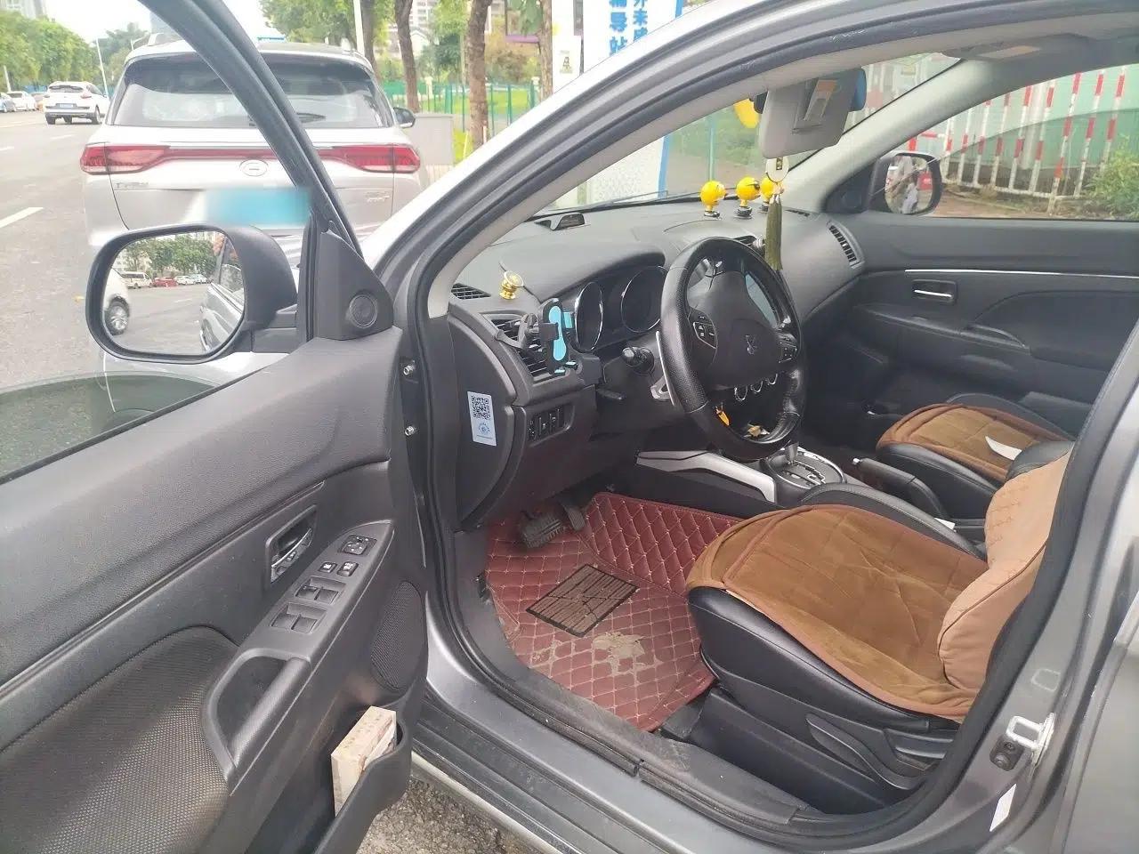 Peugeot 4008 2013 2.0L Two-Wheel Drive Entry-Level Trim — миниатюра 17
