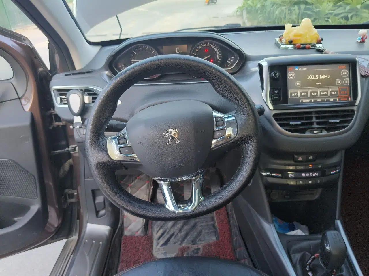 Peugeot 2008 2014 1.6L Manual Fashion Edition — миниатюра 11
